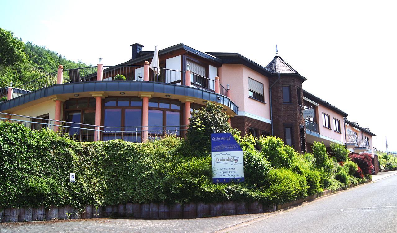 Urlaubsweingut Zecherhof *